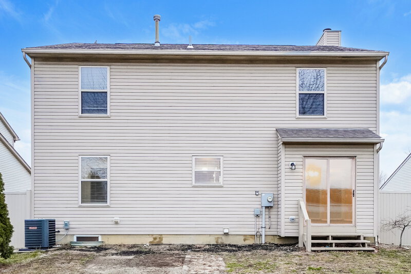 2,240/Mo, 1809 Ashburn Dr Delaware, OH 43015 Rear View