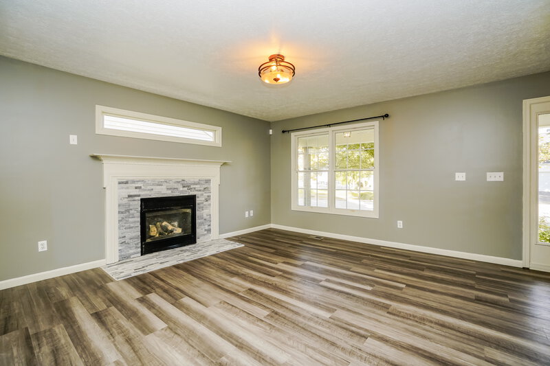 3,040/Mo, 8641 Smokey Hollow Dr Lewis Center, OH 43035 Living Room View 2