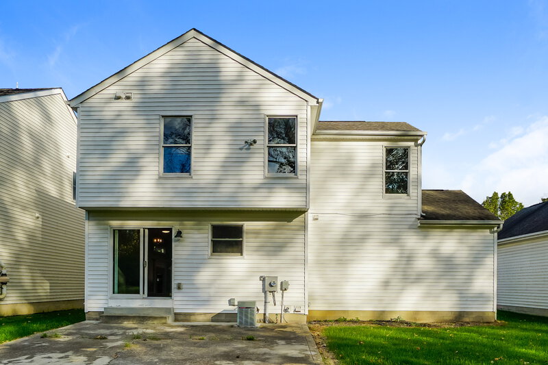 3,040/Mo, 8641 Smokey Hollow Dr Lewis Center, OH 43035 Rear View