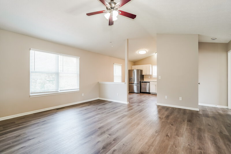 2,130/Mo, 4196 Salem Dr Columbus, OH 43228 Living Room View