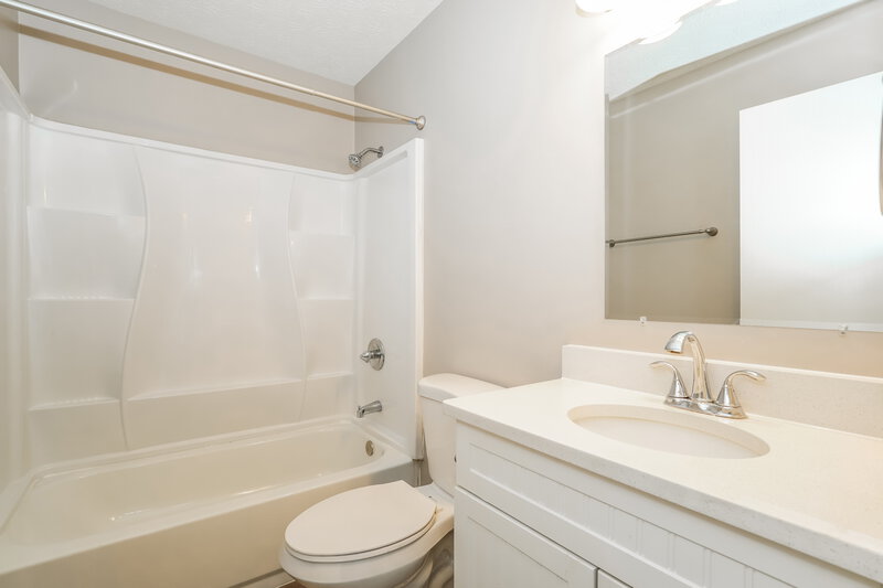 2,130/Mo, 4196 Salem Dr Columbus, OH 43228 Bathroom View