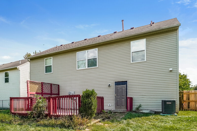 2,130/Mo, 4196 Salem Dr Columbus, OH 43228 Rear View