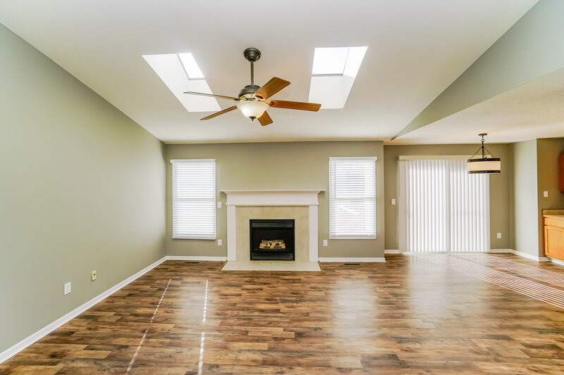 2,160/Mo, 2627 Winningwillow Dr Columbus, OH 43207 Living Room View