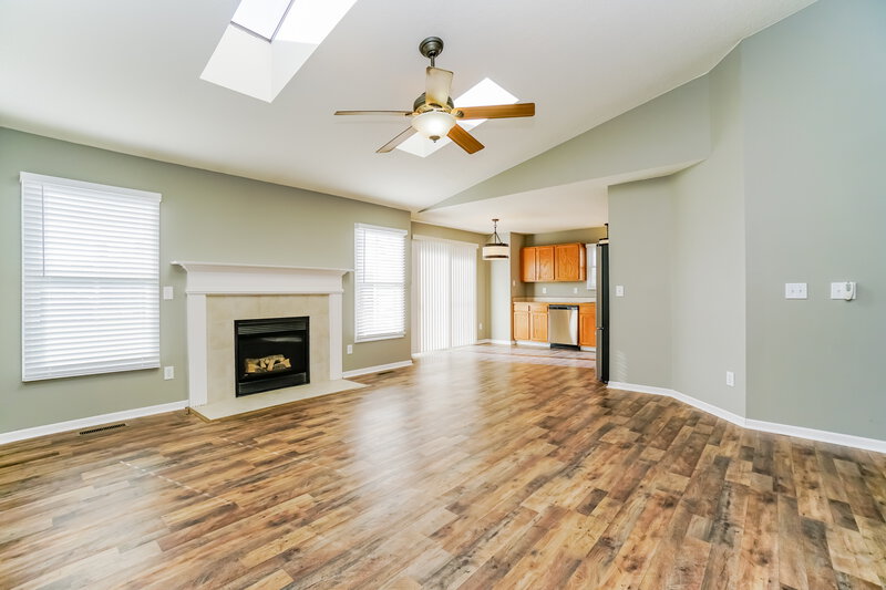 2,160/Mo, 2627 Winningwillow Dr Columbus, OH 43207 Living Room View 2