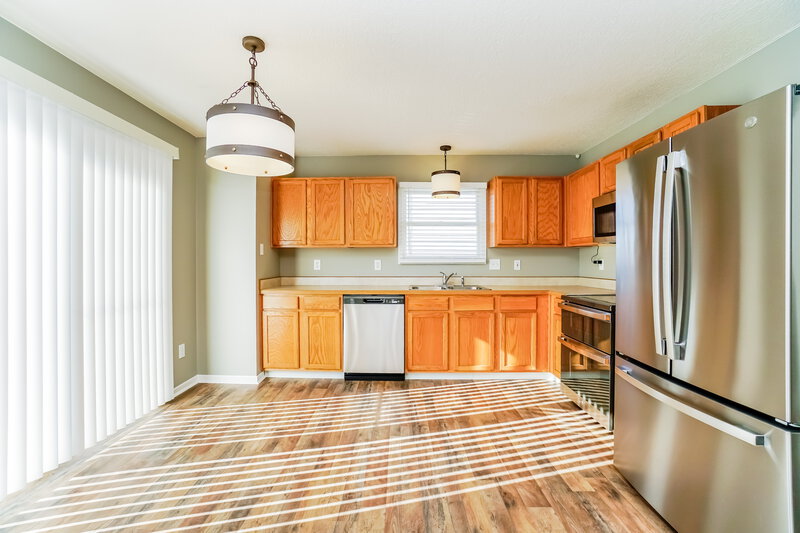 2,160/Mo, 2627 Winningwillow Dr Columbus, OH 43207 Kitchen View