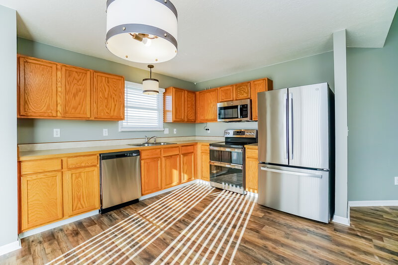 2,160/Mo, 2627 Winningwillow Dr Columbus, OH 43207 Kitchen View 2