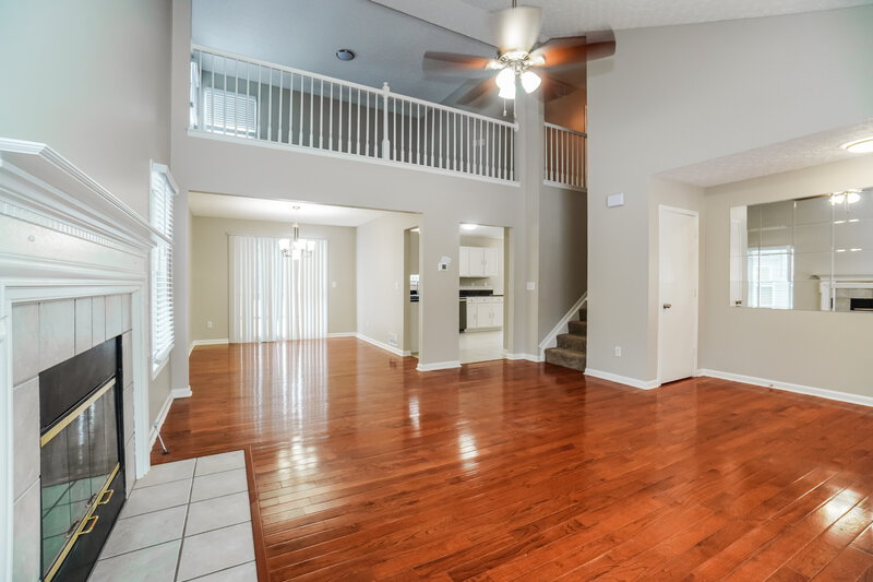 2,155/Mo, 1329 Bluffton Ct Columbus, OH 43228 Living Room View 2