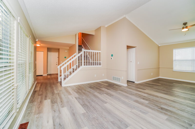 2,295/Mo, 1154 Crestview St Reynoldsburg, OH 43068 Foyer View