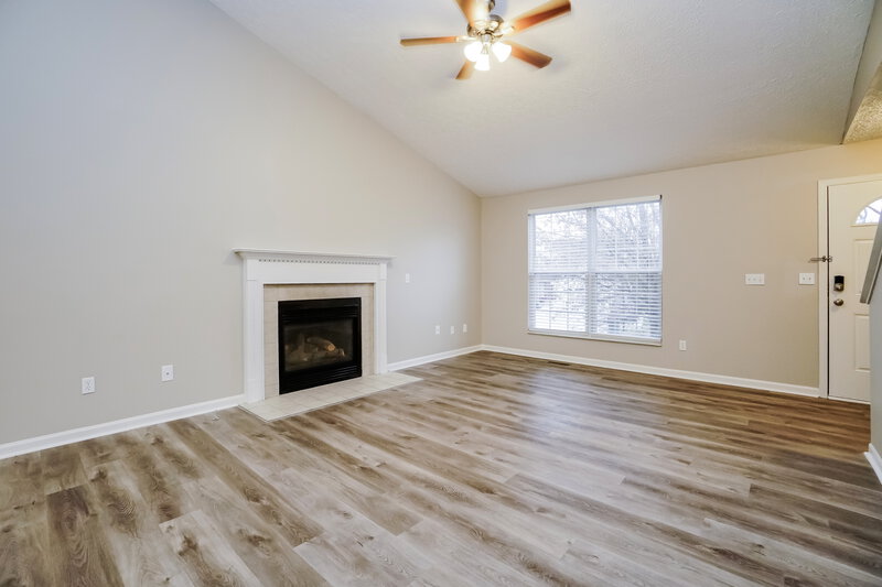 1,900/Mo, 3329 Omega Dr Columbus, OH 43231 Living Room View