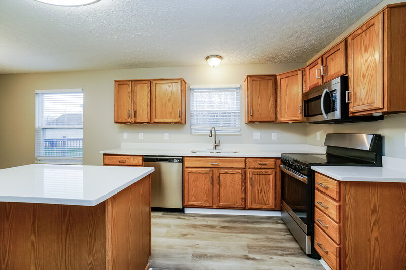 1,900/Mo, 3329 Omega Dr Columbus, OH 43231 Kitchen View