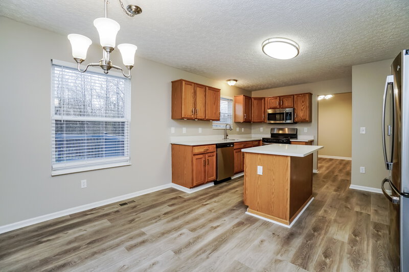 1,900/Mo, 3329 Omega Dr Columbus, OH 43231 Kitchen View 2