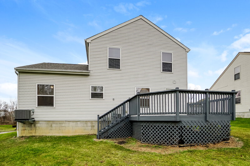 1,900/Mo, 3329 Omega Dr Columbus, OH 43231 Rear View