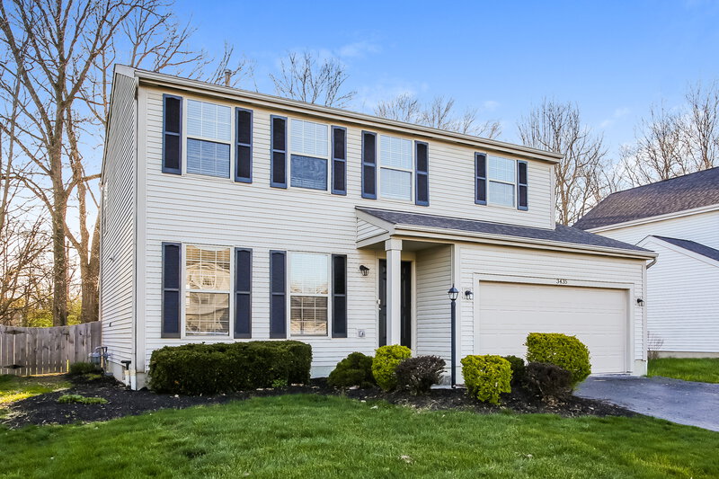 2,315/Mo, 3435 Patcon Way Hilliard, OH 43026 Front View