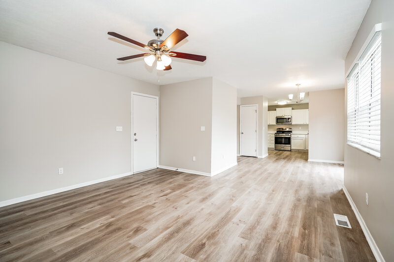 2,240/Mo, 966 Cypress Ridge Pl Columbus, OH 43228 Family Room View 2