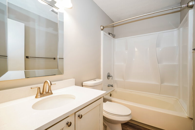 2,240/Mo, 966 Cypress Ridge Pl Columbus, OH 43228 Bathroom View