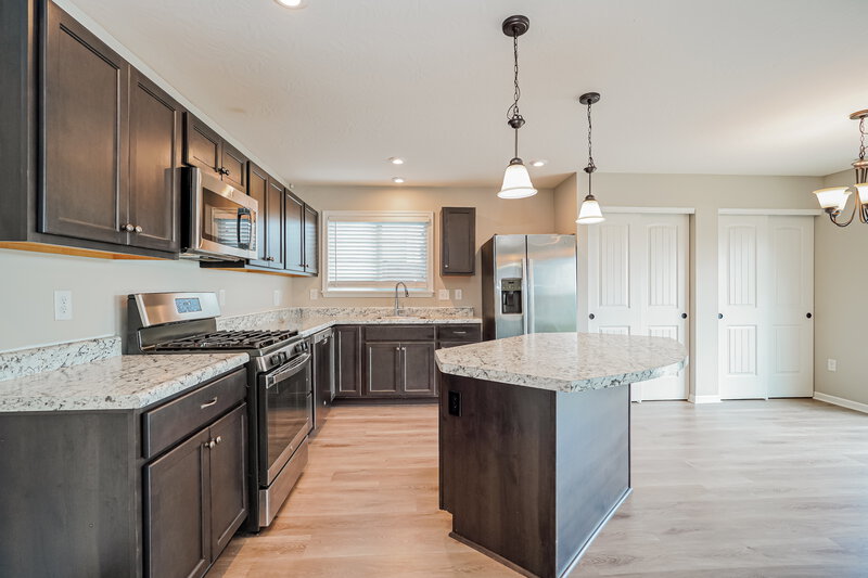 2,685/Mo, 4996 Crestbrook Drive Lockbourne, OH 43137 Kitchen View 2