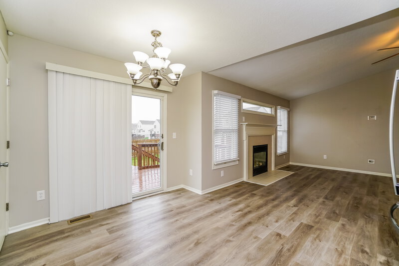 2,375/Mo, 3421 Brook Spring Dr Grove City, OH 43123 Dining Room View
