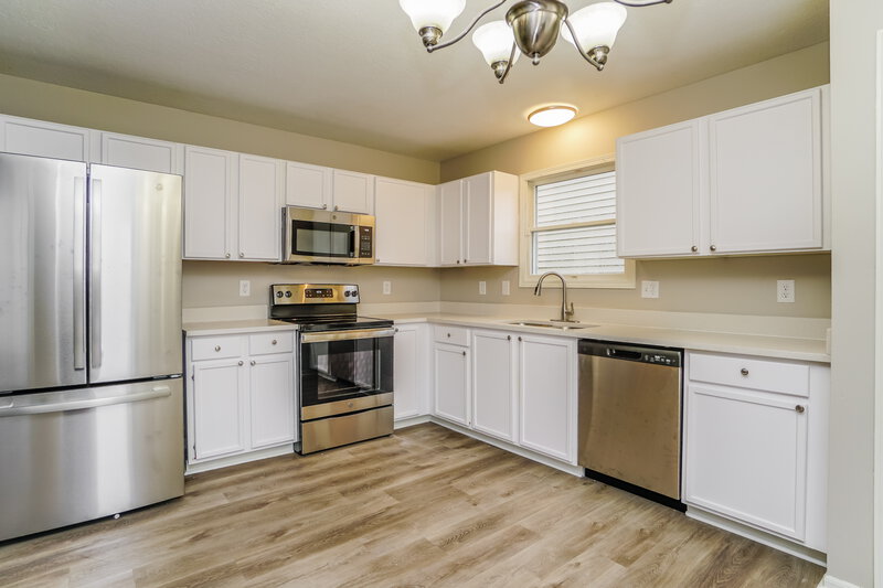 2,375/Mo, 3421 Brook Spring Dr Grove City, OH 43123 Kitchen View 2