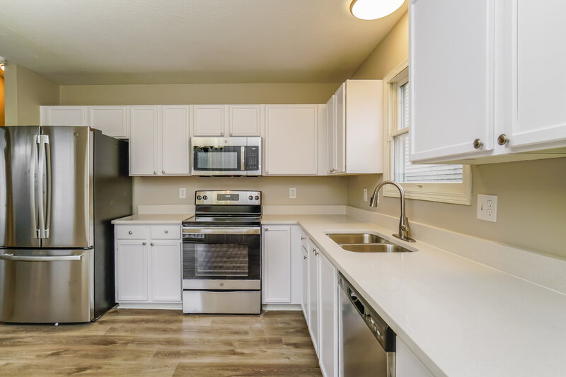2,375/Mo, 3421 Brook Spring Dr Grove City, OH 43123 Kitchen View 3