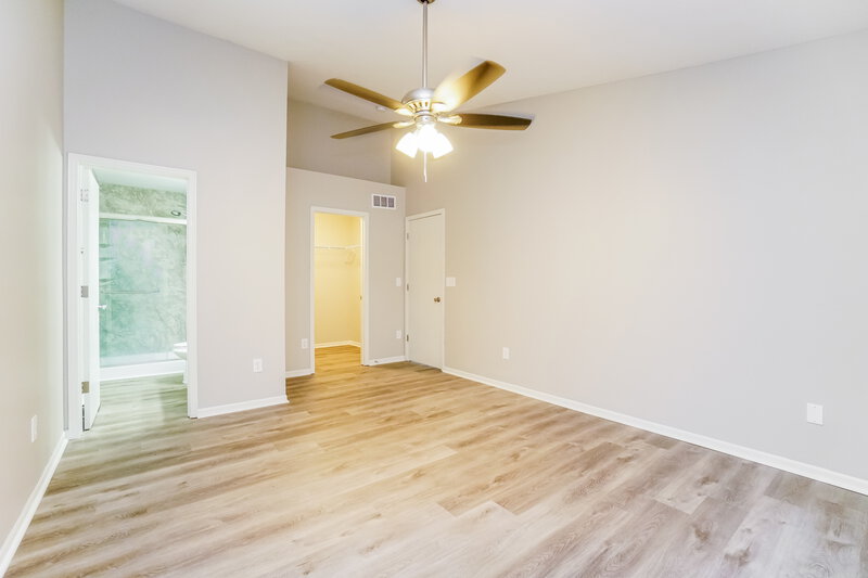 2,375/Mo, 3421 Brook Spring Dr Grove City, OH 43123 Main Bedroom View
