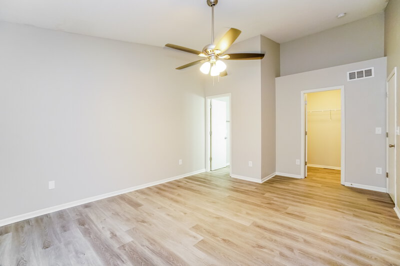 2,375/Mo, 3421 Brook Spring Dr Grove City, OH 43123 Main Bedroom View 2