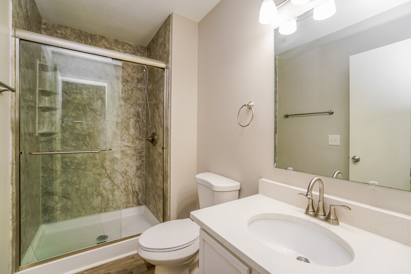 2,375/Mo, 3421 Brook Spring Dr Grove City, OH 43123 Main Bathroom View