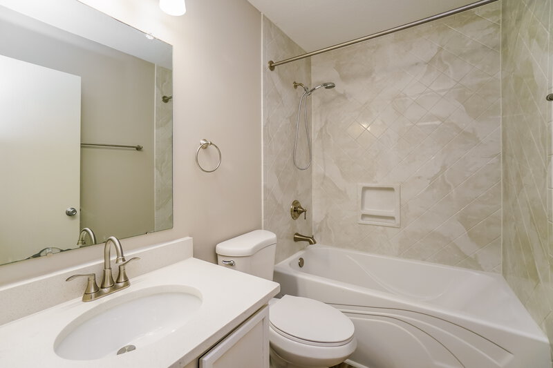 2,375/Mo, 3421 Brook Spring Dr Grove City, OH 43123 Bathroom View