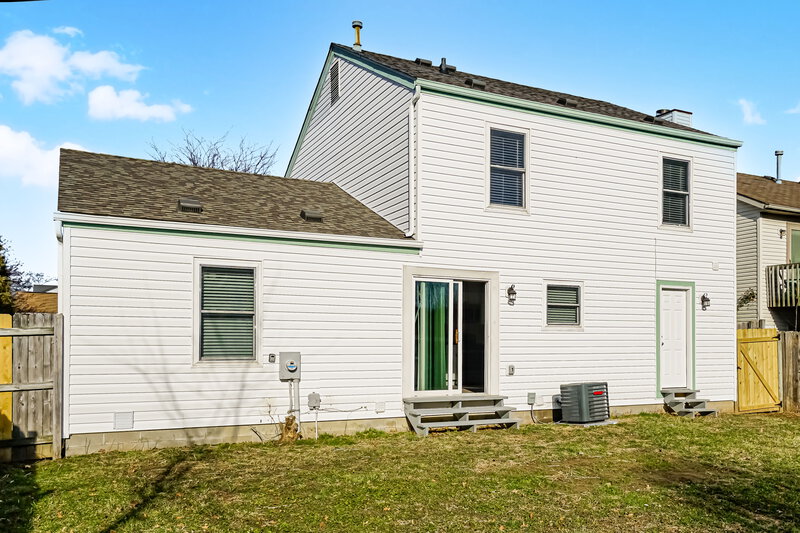 2,435/Mo, 6047 Rover Ln Columbus, OH 43232 Rear View 2