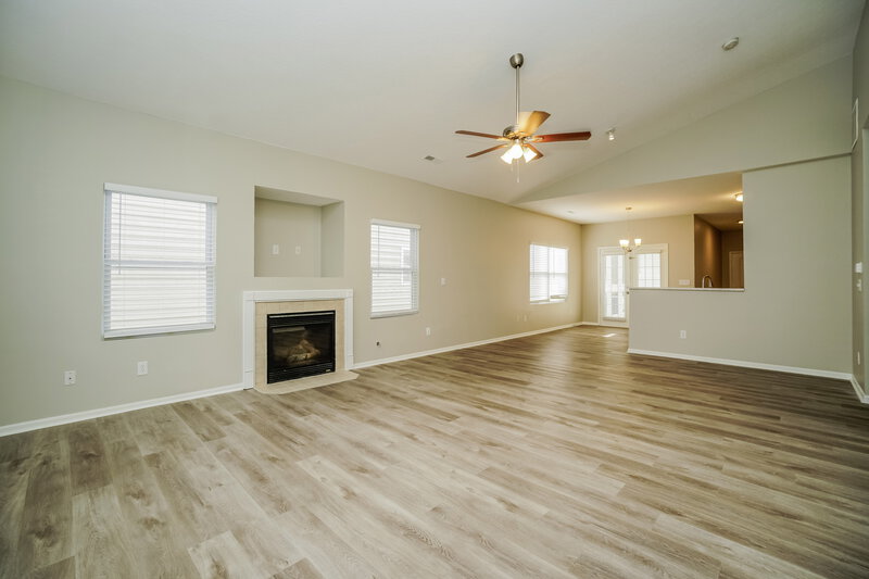 3,800/Mo, 4043 Summerstone Dr Columbus, OH 43230 Living Room View
