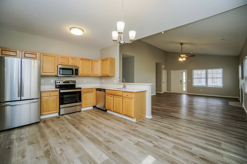 3,800/Mo, 4043 Summerstone Dr Columbus, OH 43230 Kitchen View
