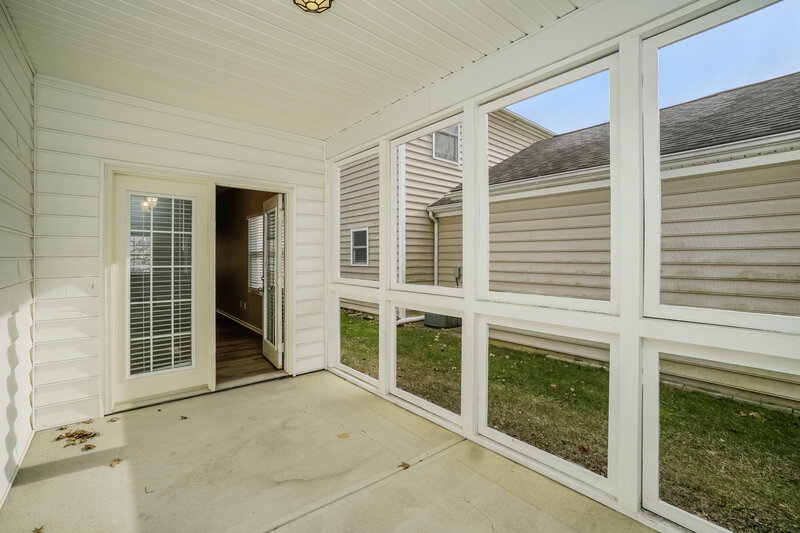 3,800/Mo, 4043 Summerstone Dr Columbus, OH 43230 Sunroom View
