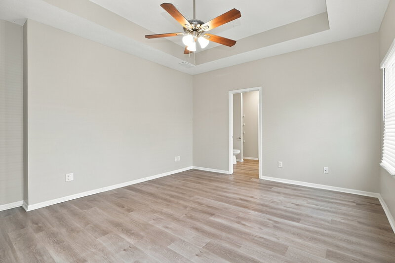 2,450/Mo, 4043 Summerstone Dr Columbus, OH 43230 Primary Bedroom View 2