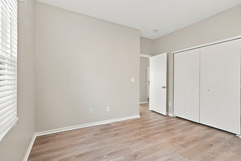 2,450/Mo, 4043 Summerstone Dr Columbus, OH 43230 Bedroom View 2