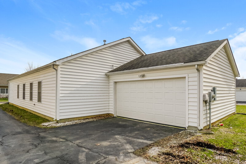 3,800/Mo, 4043 Summerstone Dr Columbus, OH 43230 Rear View
