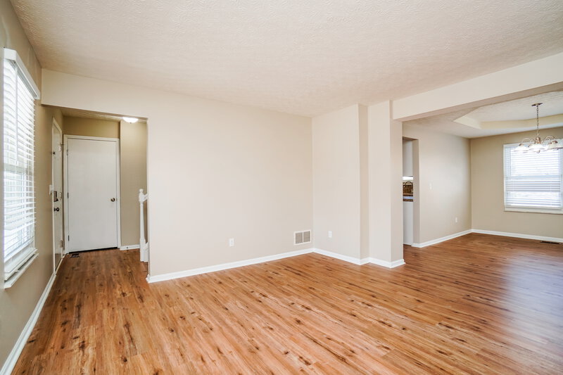 3,010/Mo, 5065 McIntosh St Groveport, OH 43125 Living Room View