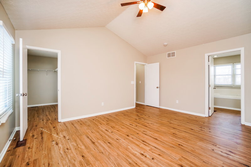 3,010/Mo, 5065 McIntosh St Groveport, OH 43125 Main Bedroom View