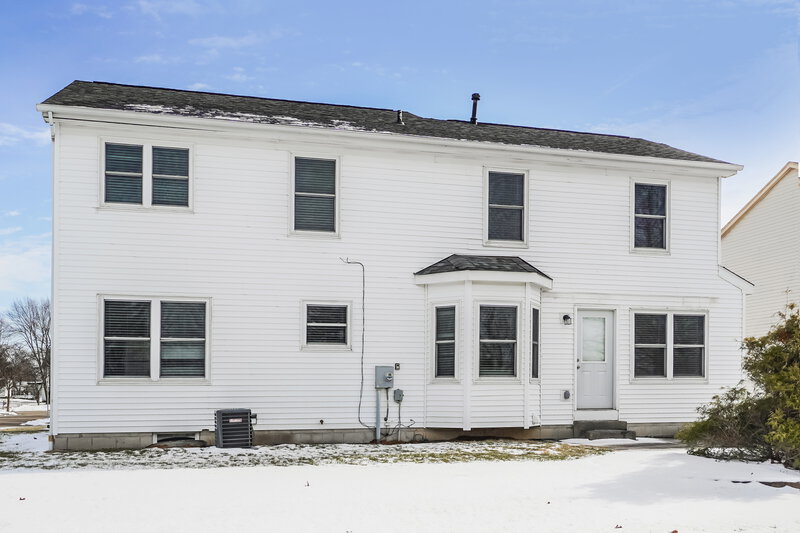 3,010/Mo, 5065 McIntosh St Groveport, OH 43125 Rear View