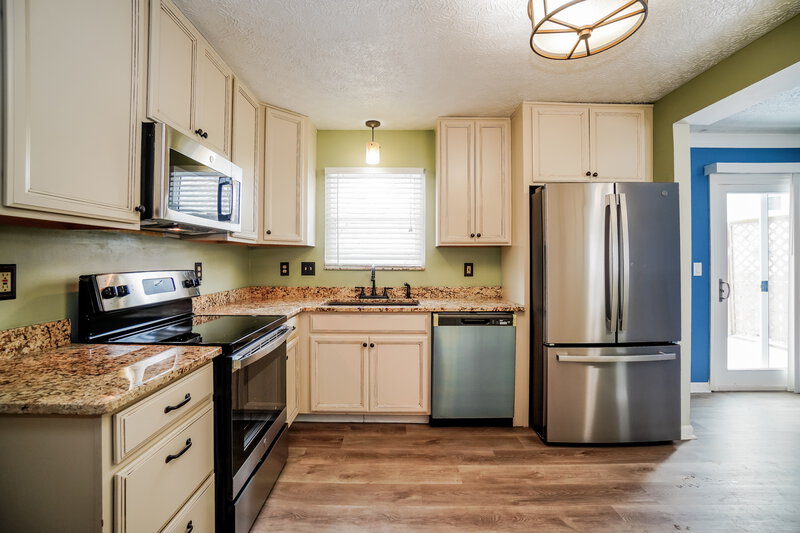 0/Mo, 1106 Beaujolais Pl Galloway, OH 43119 Kitchen View 2