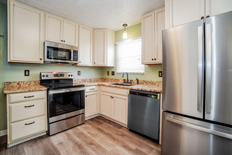 0/Mo, 1106 Beaujolais Pl Galloway, OH 43119 Kitchen View 3