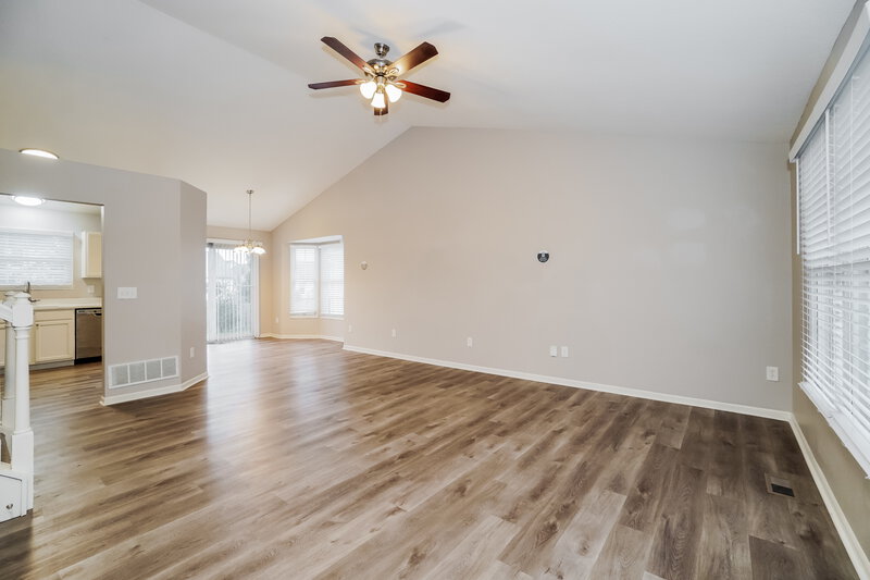 1,800/Mo, 8513 Arlen Dr Blacklick, OH 43004 Living Room View
