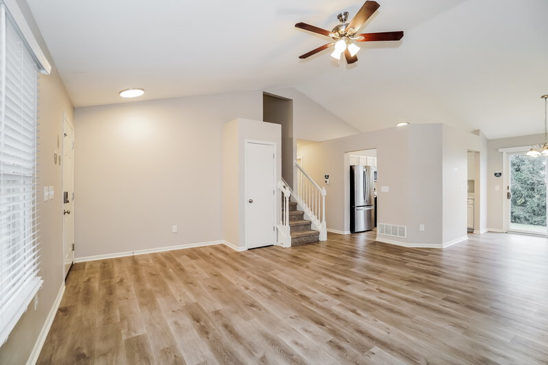 1,800/Mo, 8513 Arlen Dr Blacklick, OH 43004 Living Room View 2