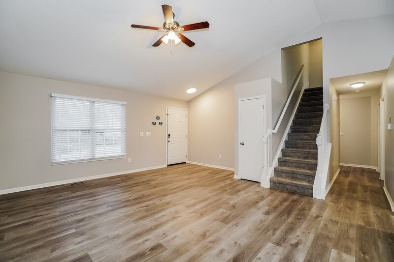 1,800/Mo, 8513 Arlen Dr Blacklick, OH 43004 Living Room View 3