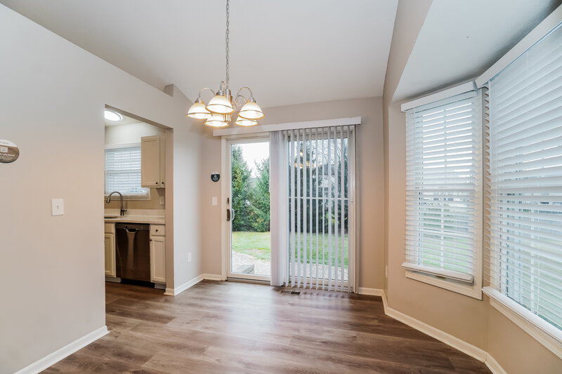1,800/Mo, 8513 Arlen Dr Blacklick, OH 43004 Dining Room View
