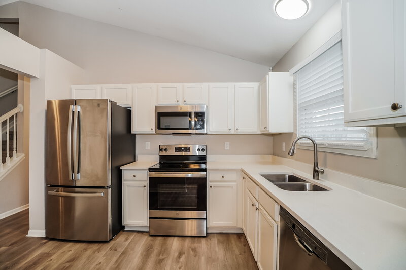 1,800/Mo, 8513 Arlen Dr Blacklick, OH 43004 Kitchen View