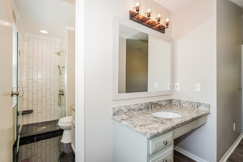 2,910/Mo, 6955 Pine Bark Ln Columbus, OH 43235 Main Bathroom View