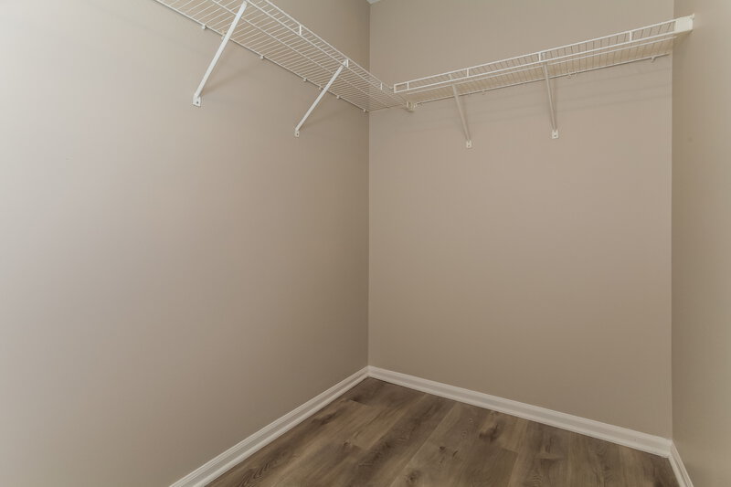 2,380/Mo, 4559 Parkwick Dr Columbus, OH 43228 Amenities View