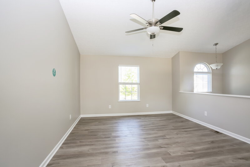 2,375/Mo, 6369 Bellinger Dr Galloway, OH 43119 Living Room View