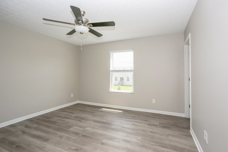 2,375/Mo, 6369 Bellinger Dr Galloway, OH 43119 Living Room View 2