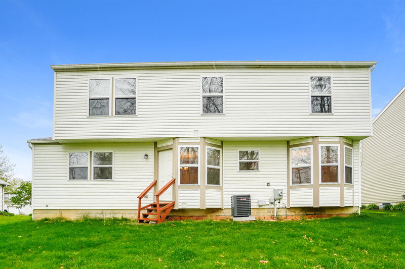 2,050/Mo, 591 Ablemarle Cir Delaware, OH 43015 Rear View