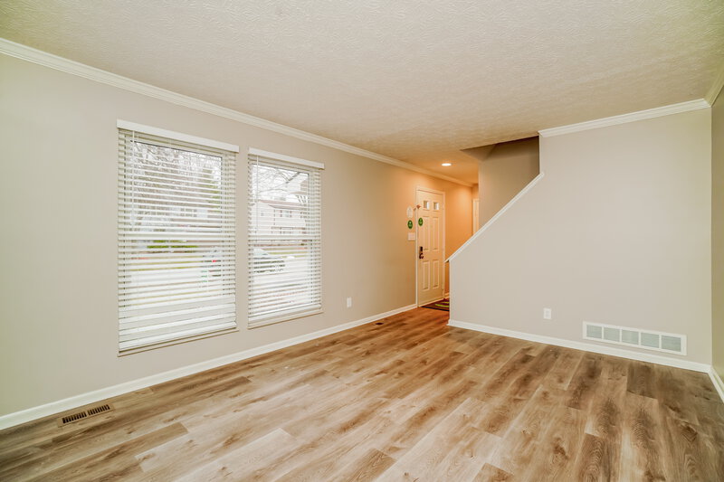 2,045/Mo, 1658 Sandy Side Dr Columbus, OH 43235 Living Room View